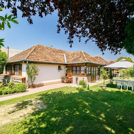 Holiday home Sunny By Interhome *