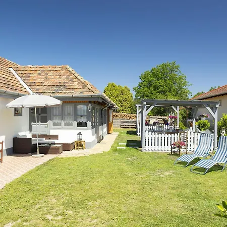 Casa vacanze Sunny By Interhome Balatonoszod