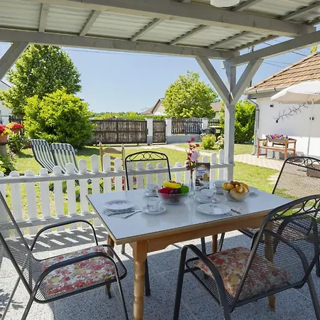 Casa vacanze Sunny By Interhome Balatonoszod